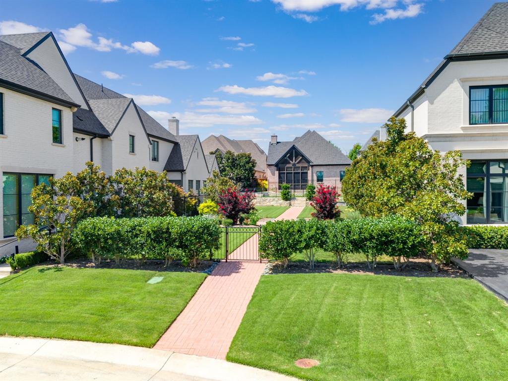 Lawn at Glen Abbey - Land