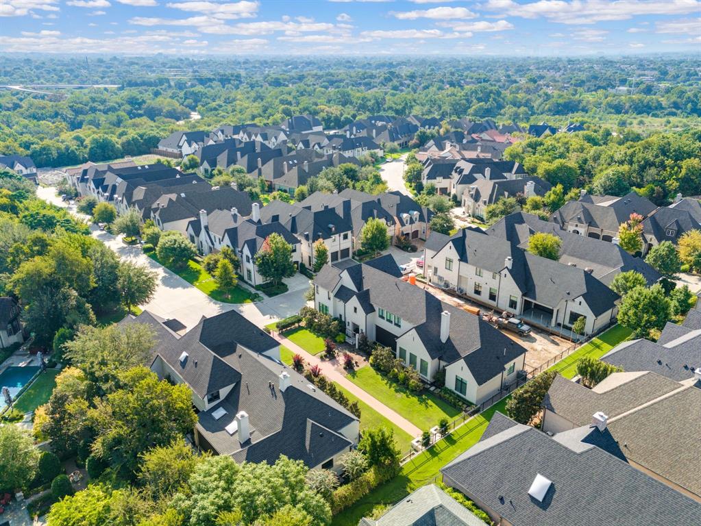 Lawn at Glen Abbey - Land