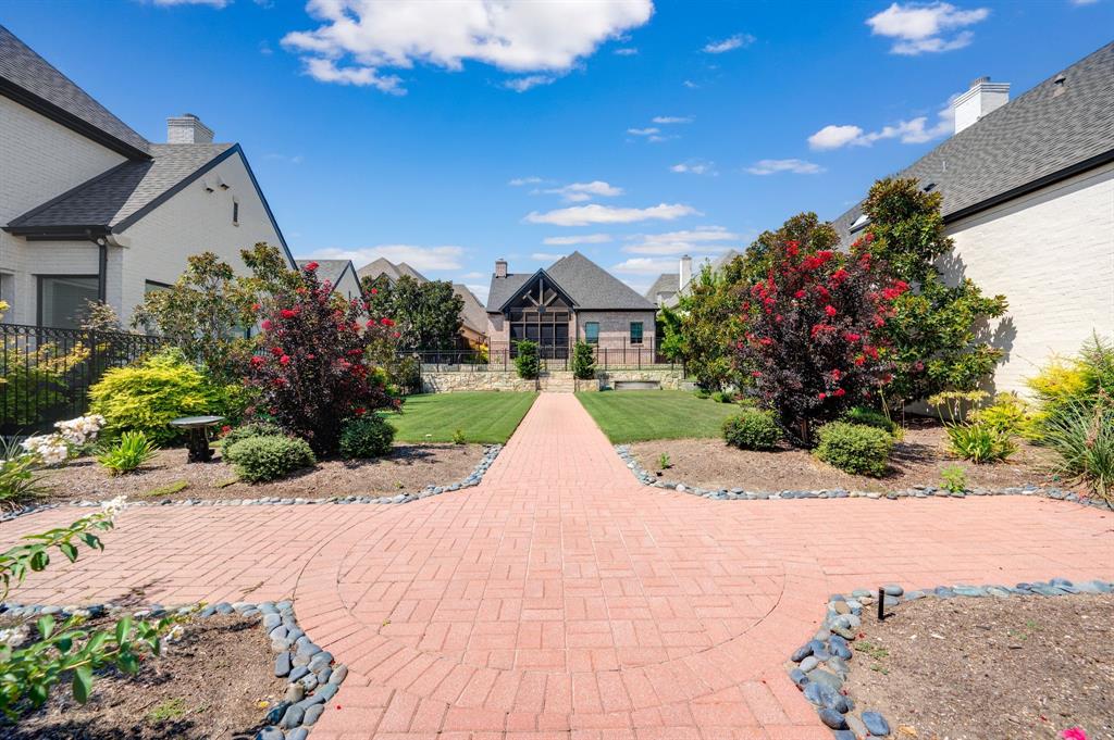 Lawn at Glen Abbey - Land