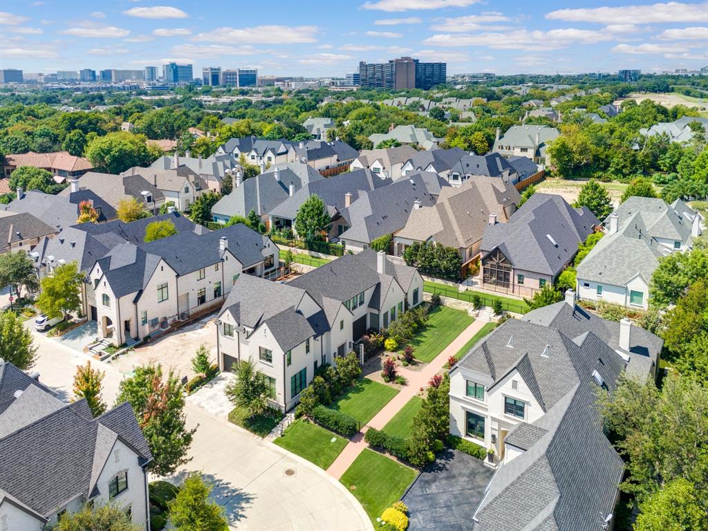 Lawn at Glen Abbey - Land