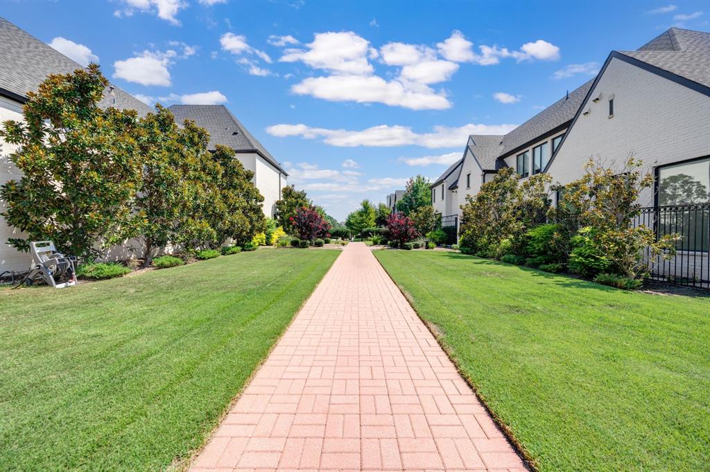 Lawn at Glen Abbey - Land