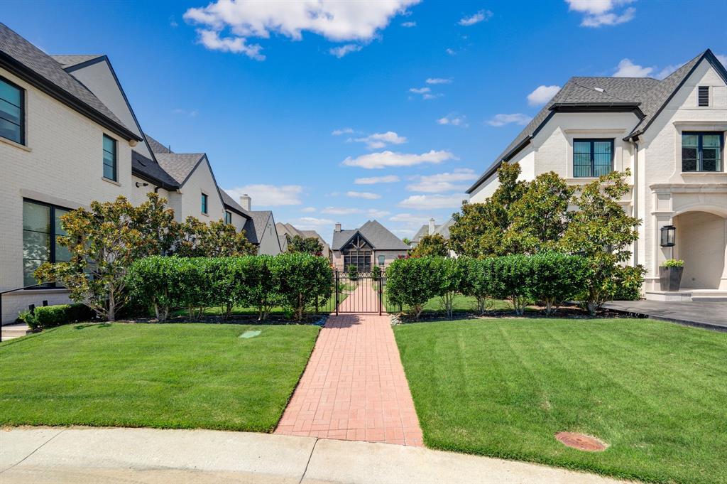 Lawn at Glen Abbey - Land