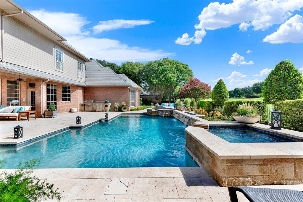 5325 BLAKE Drive