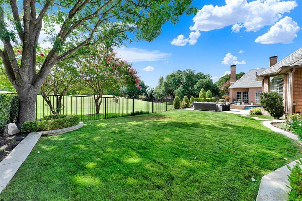 5325 BLAKE Drive