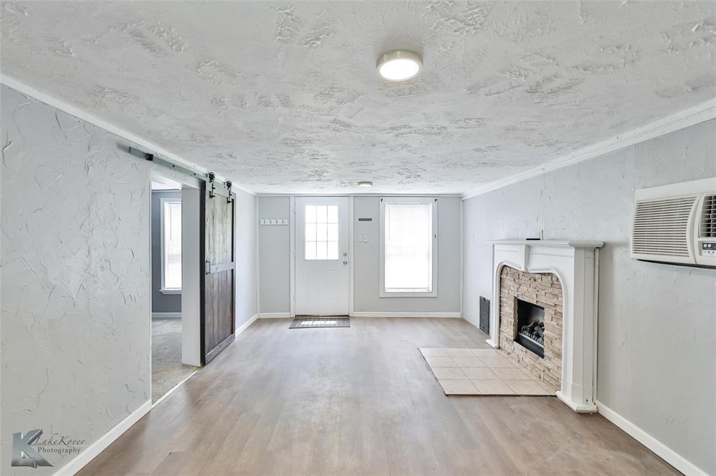 Vedas Camp Lake Stamford - Residential