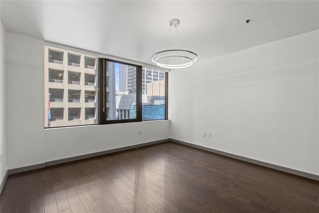 Metropolitan 1200 Main St Condo - Residential