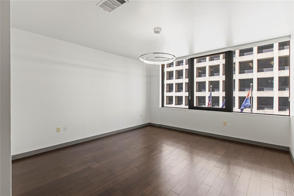 Metropolitan 1200 Main St Condo - Residential