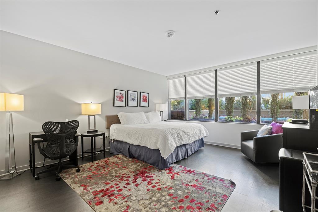 Metropolitan 1200 Main St Condo - Residential