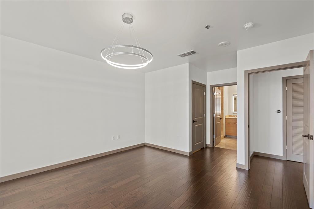 Metropolitan 1200 Main St Condo - Residential