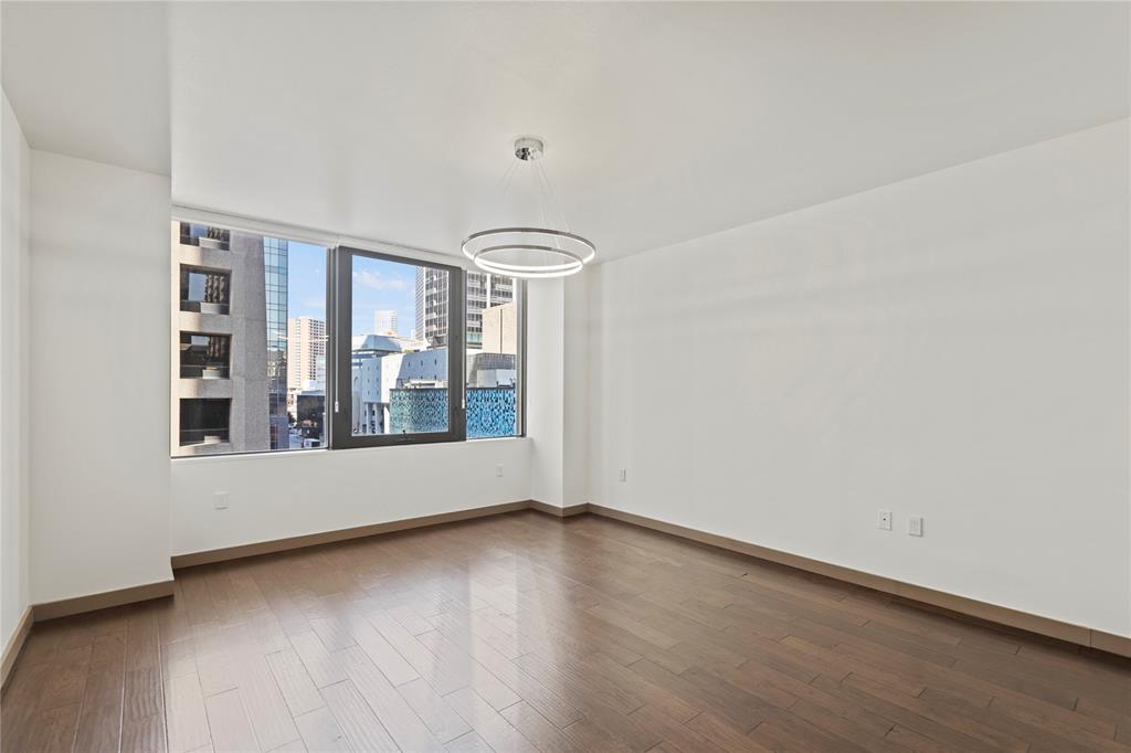 Metropolitan 1200 Main St Condo - Residential