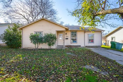 Photo of 4320 Voncille Street, Haltom City, TX 76117 (MLS # 21135413)