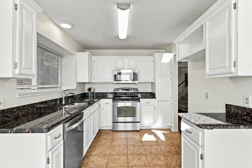 6821 Douglas Creek