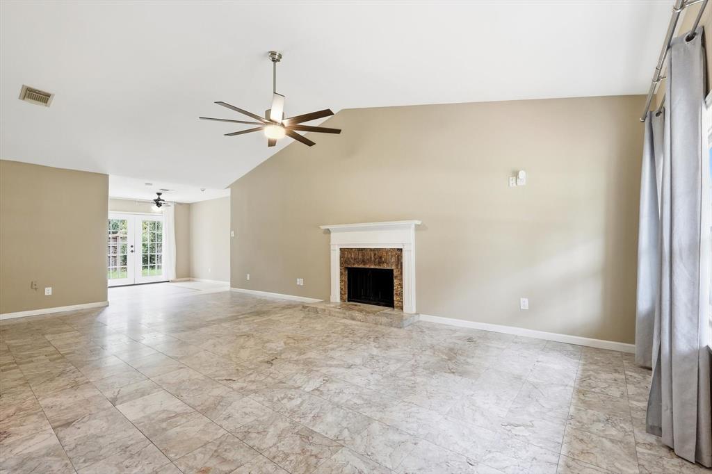 2909 Riviera Drive