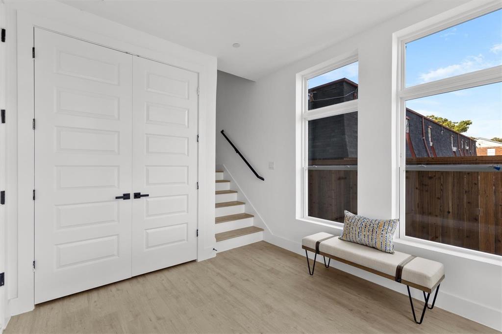 723 W 10th Street 102