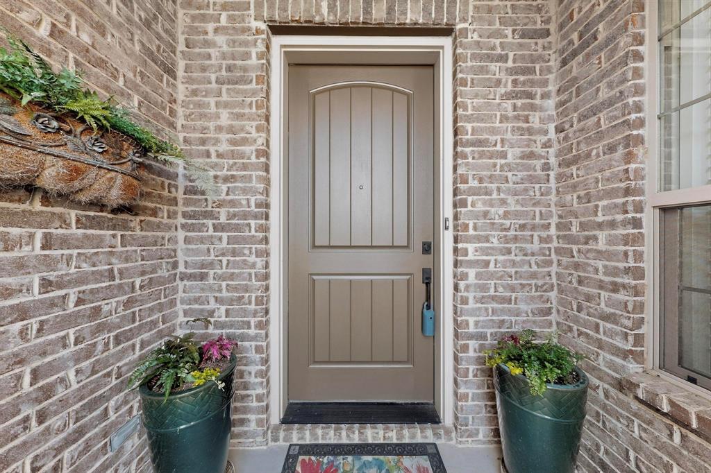 9404 Crestview Drive