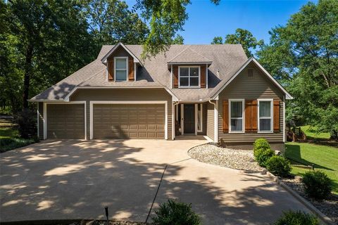 233 E El Dorado Drive Scroggins TX 75480