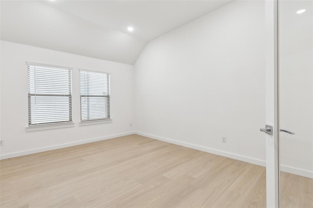 1002 Ocean Breeze Way