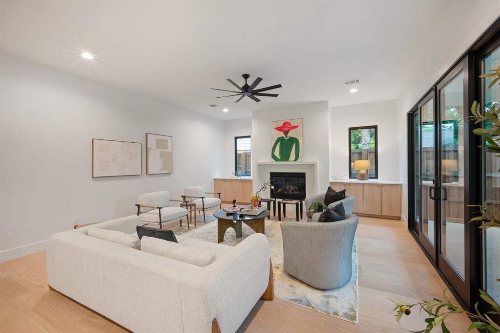 Wilshire Heights - Residential
