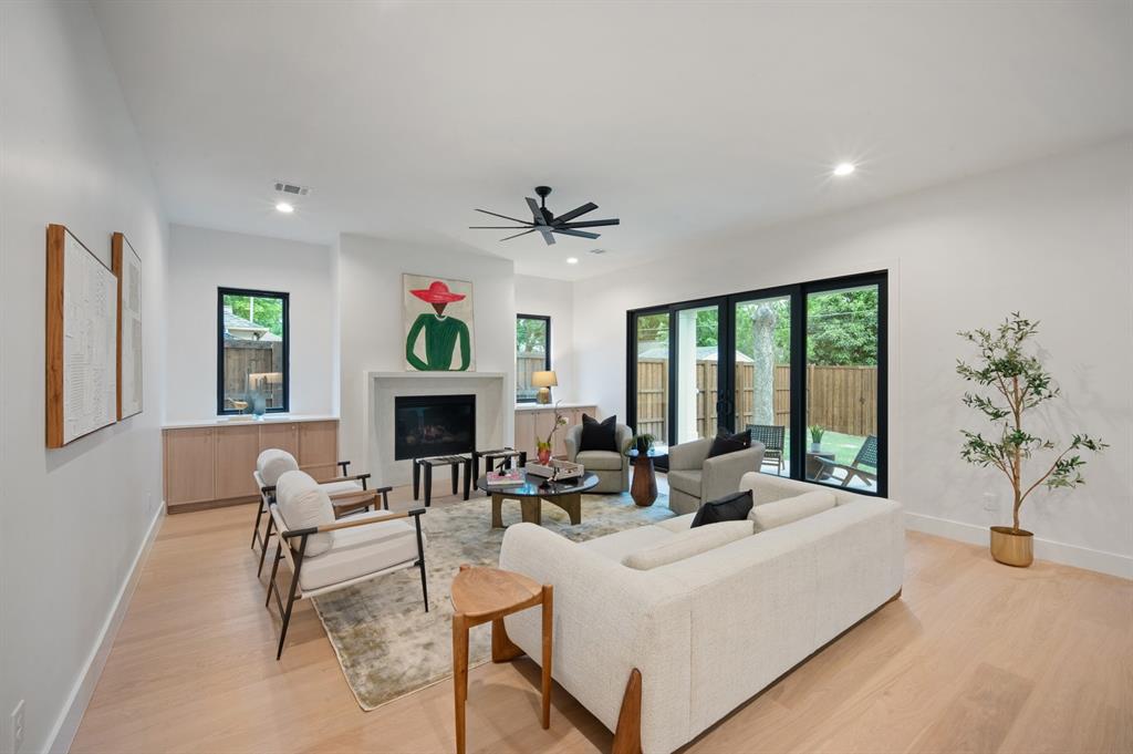 Wilshire Heights - Residential