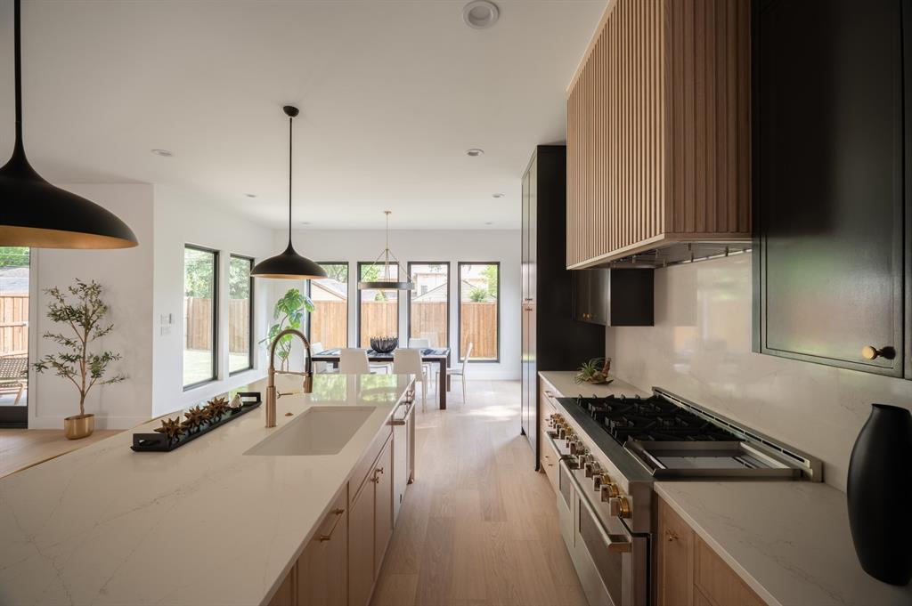 Wilshire Heights - Residential
