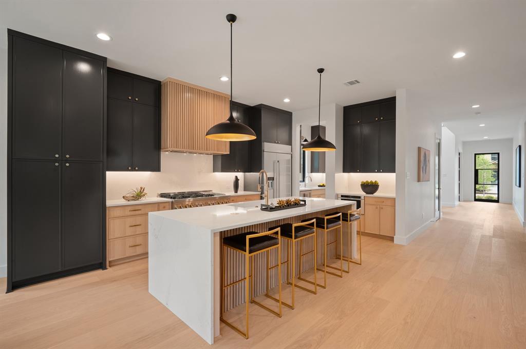Wilshire Heights - Residential