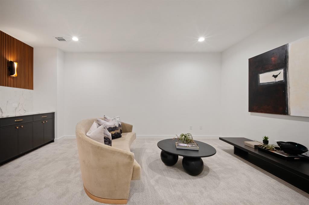 Wilshire Heights - Residential