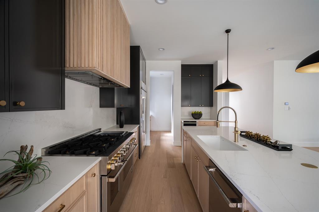 Wilshire Heights - Residential