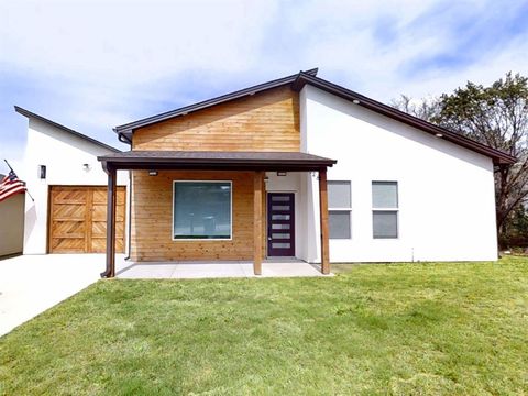 828 Indian Drive Granbury TX 76048