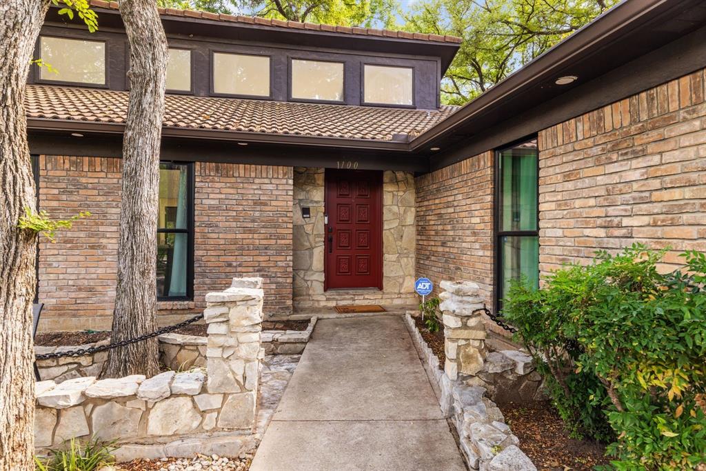 1100 Wayland Drive