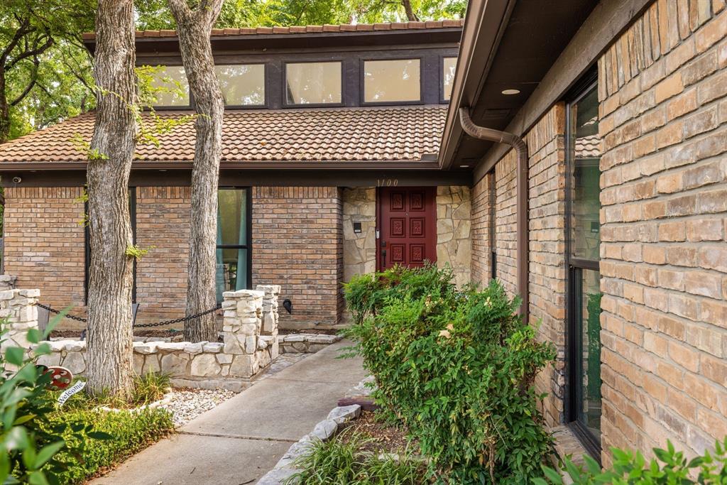 1100 Wayland Drive
