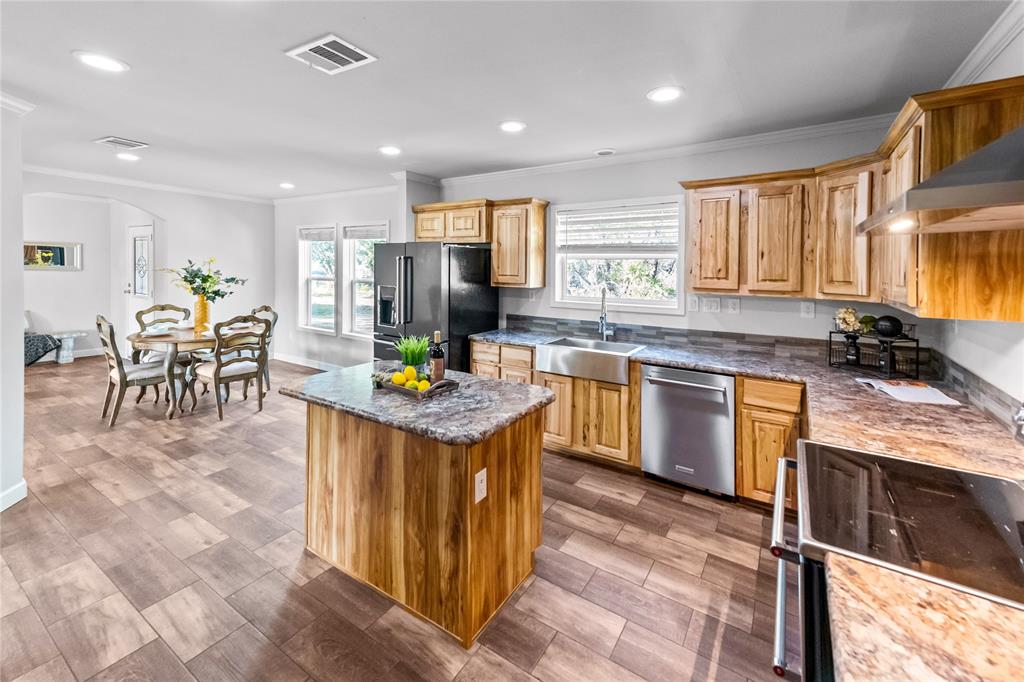 S1994 LAKE WHITNEY VLG (SHADY OAKS) - Residential