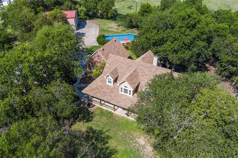 425 Cartwright Drive Benbrook TX 76126