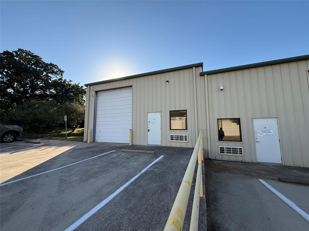 Daugherty - Commercial Lease