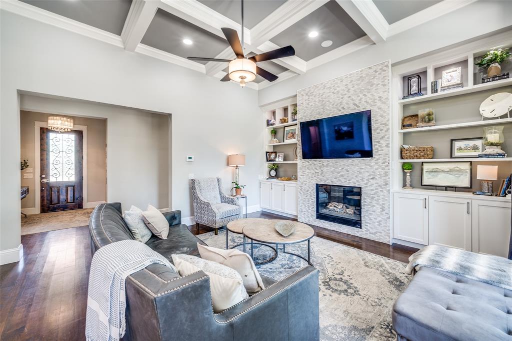 2221 Lariat Trail