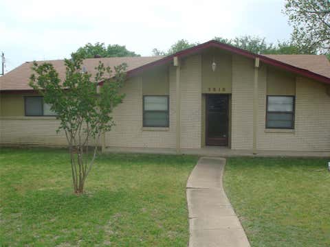 Photo of 3810 Calgary Court E, Irving, TX 75062 (MLS # 21330494)