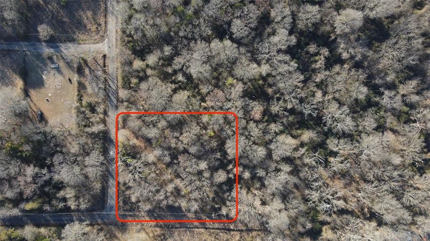 LARGE corner property consisting of 3 city lots with a total of .34 acres.  Build a home or submit plans to city of Paris to rezone for multi-family development.  Build now or hold as a future investment property.