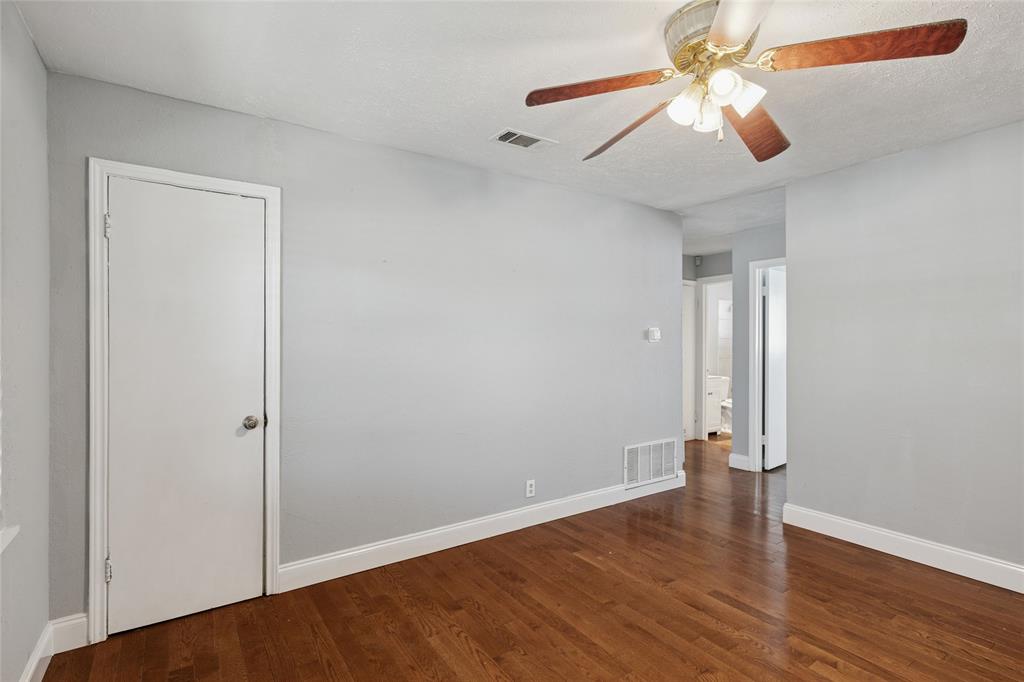1304 E Lovers Lane