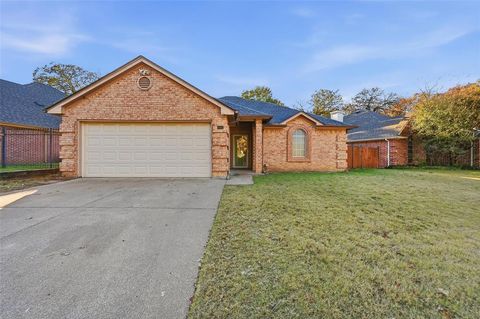 Photo of 4912 Arborgate Drive, Arlington, TX 76017 (MLS # 21131860)
