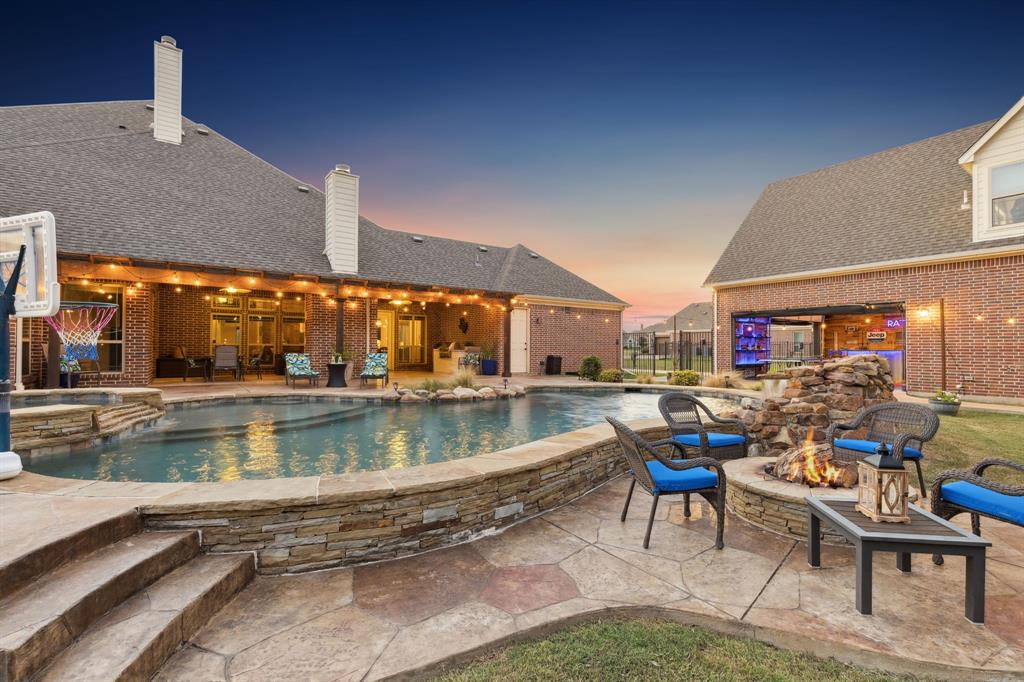1545 Sara Cove