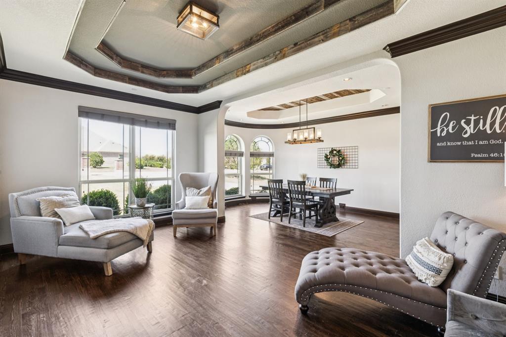 1545 Sara Cove