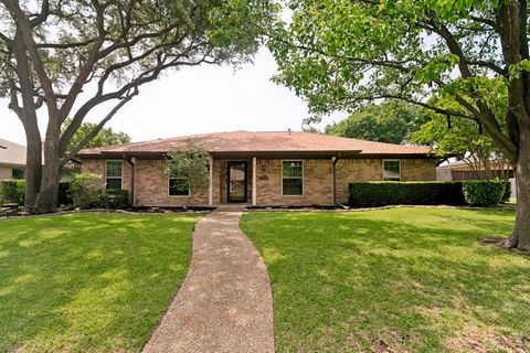 Photo of 2004 Tampico Drive, Plano, TX 75075 (MLS # 21233669)