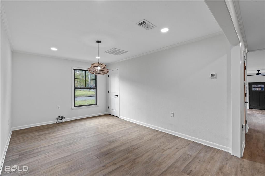 Mooringsport, Louisiana 71060, United States, 3 Bedrooms Bedrooms, ,2 BathroomsBathrooms,Residential,Contingent,29359