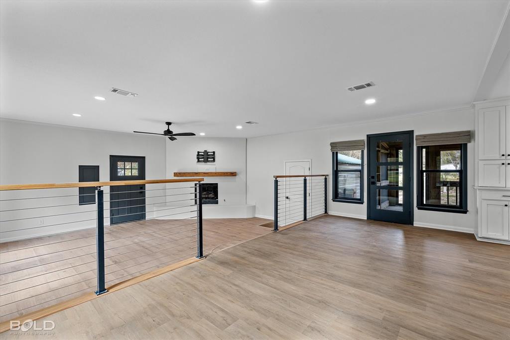 Mooringsport, Louisiana 71060, United States, 3 Bedrooms Bedrooms, ,2 BathroomsBathrooms,Residential,Contingent,29359