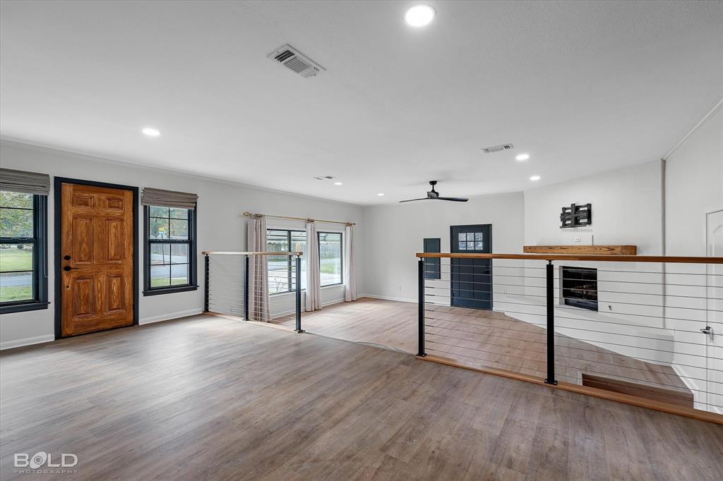 Mooringsport, Louisiana 71060, United States, 3 Bedrooms Bedrooms, ,2 BathroomsBathrooms,Residential,Contingent,29359