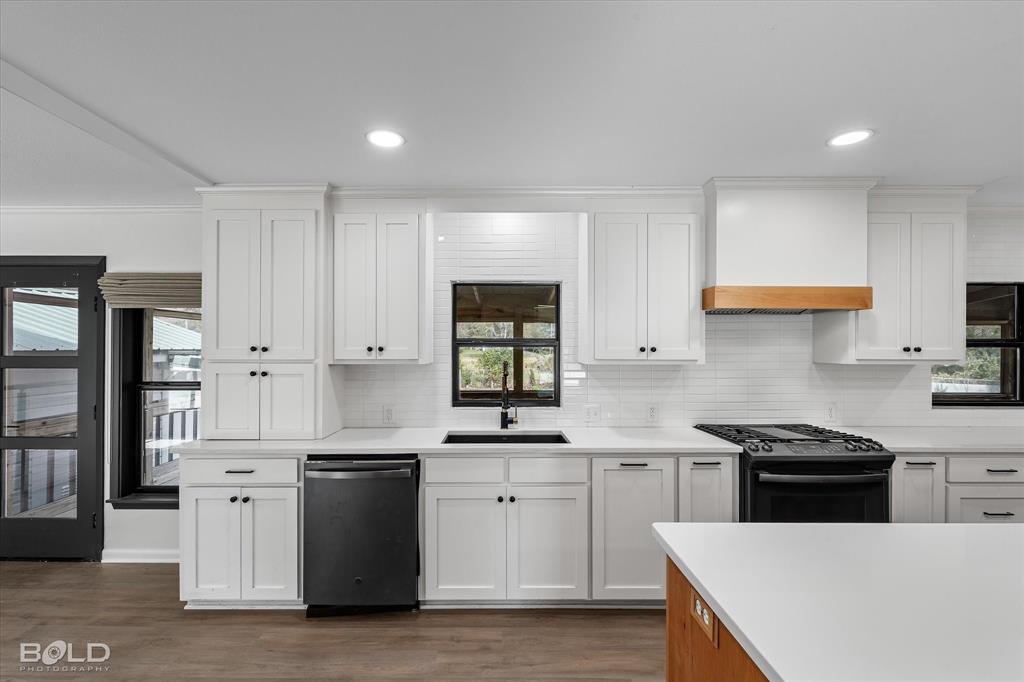 Mooringsport, Louisiana 71060, United States, 3 Bedrooms Bedrooms, ,2 BathroomsBathrooms,Residential,Contingent,29359