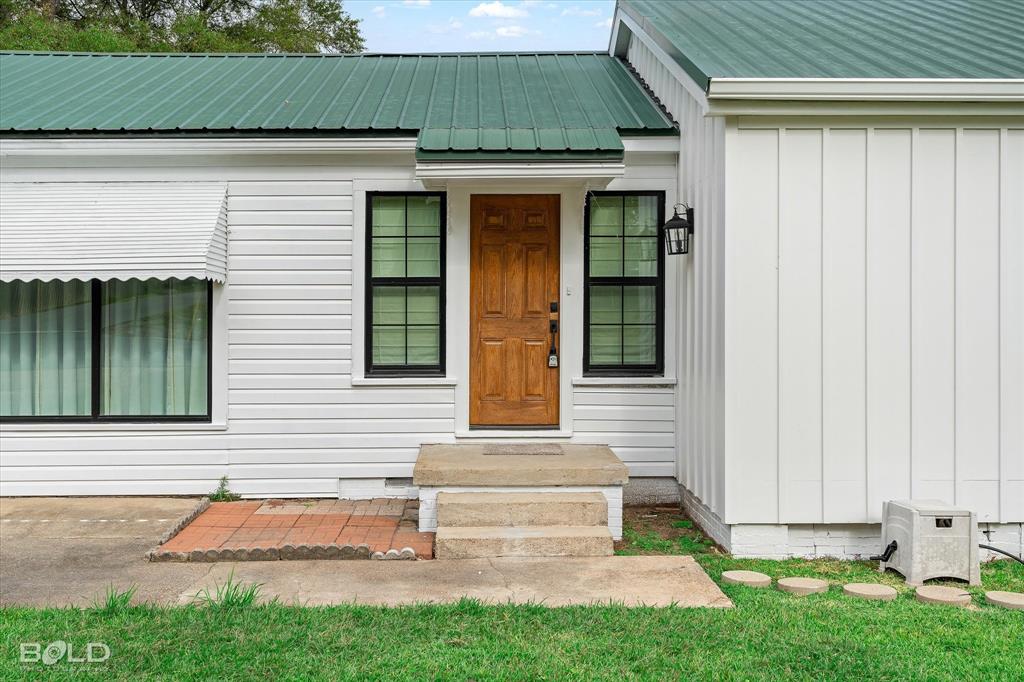 Mooringsport, Louisiana 71060, United States, 3 Bedrooms Bedrooms, ,2 BathroomsBathrooms,Residential,Contingent,29359