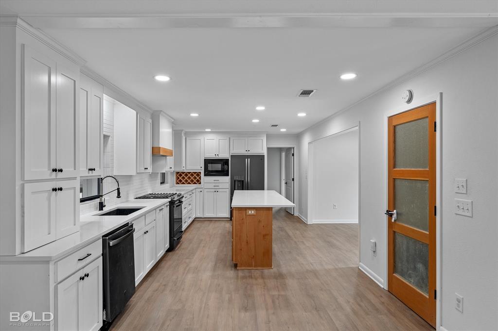 Mooringsport, Louisiana 71060, United States, 3 Bedrooms Bedrooms, ,2 BathroomsBathrooms,Residential,Contingent,29359