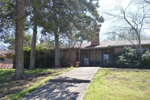 1226 W Camp Wisdom Road Duncanville TX 75116