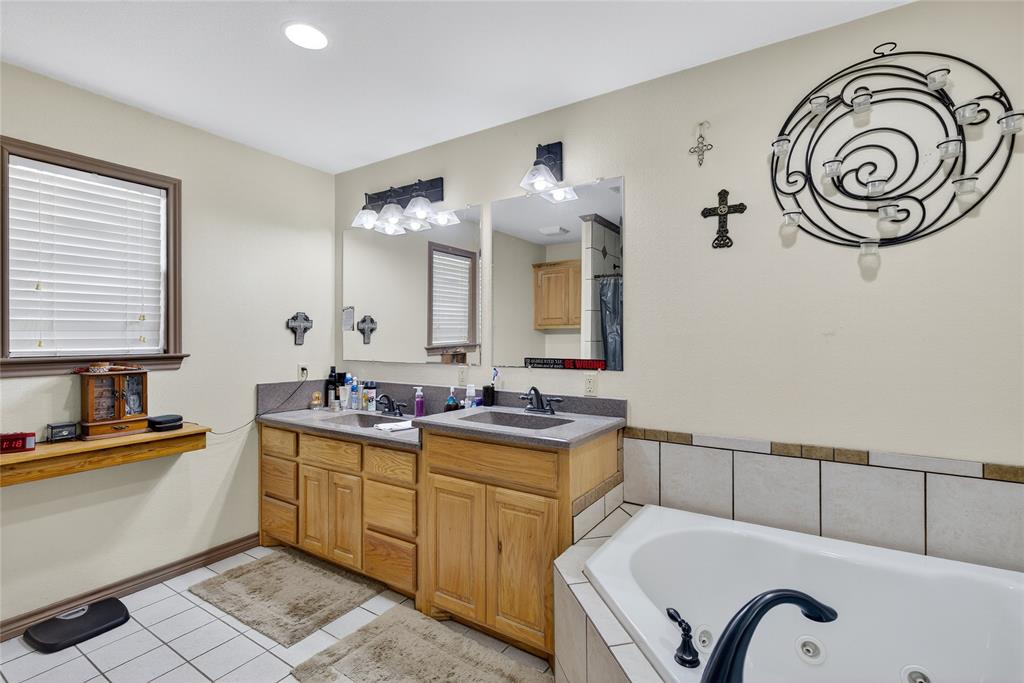 ACRES: 16.000 ABST: 227 SUR: JOSIAH EVANS - Residential