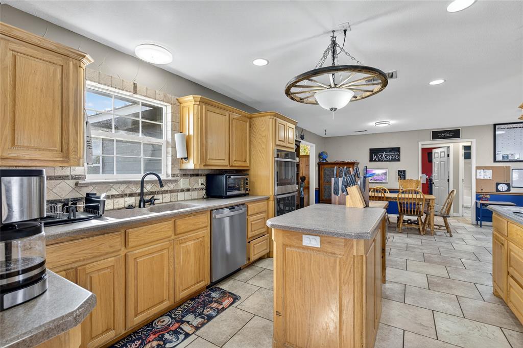 ACRES: 16.000 ABST: 227 SUR: JOSIAH EVANS - Residential